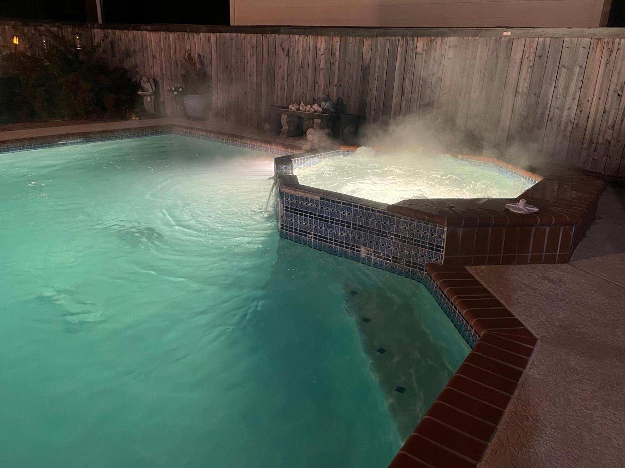 Royce Mini-Mansion With Heated Pool & Spa Houston Exterior foto